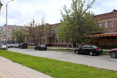 Барский дом и чорний приора:)